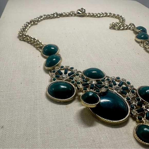 Banana Republic Emerald Cabochon and Crystal Statement Fashion Necklace - Picture 5 of 7